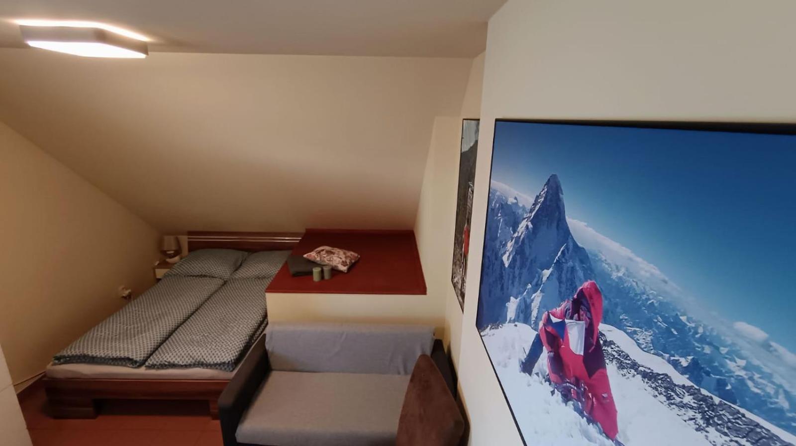 Guest House Sherpa Moravská Třebová Esterno foto